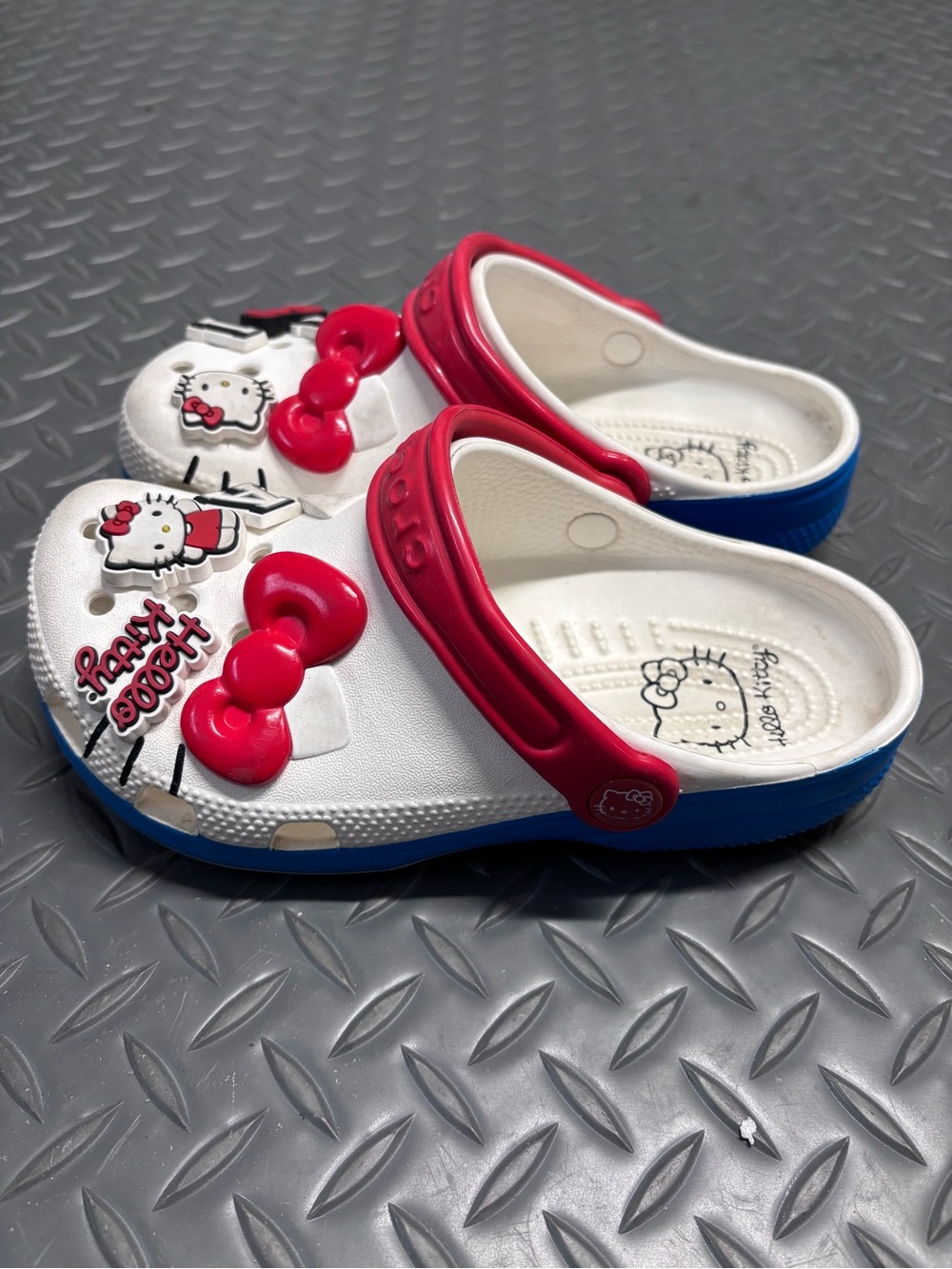 Hello Kitty Crocs